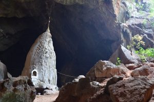 Inside of Sadan Cave, Things to see in Hpa an